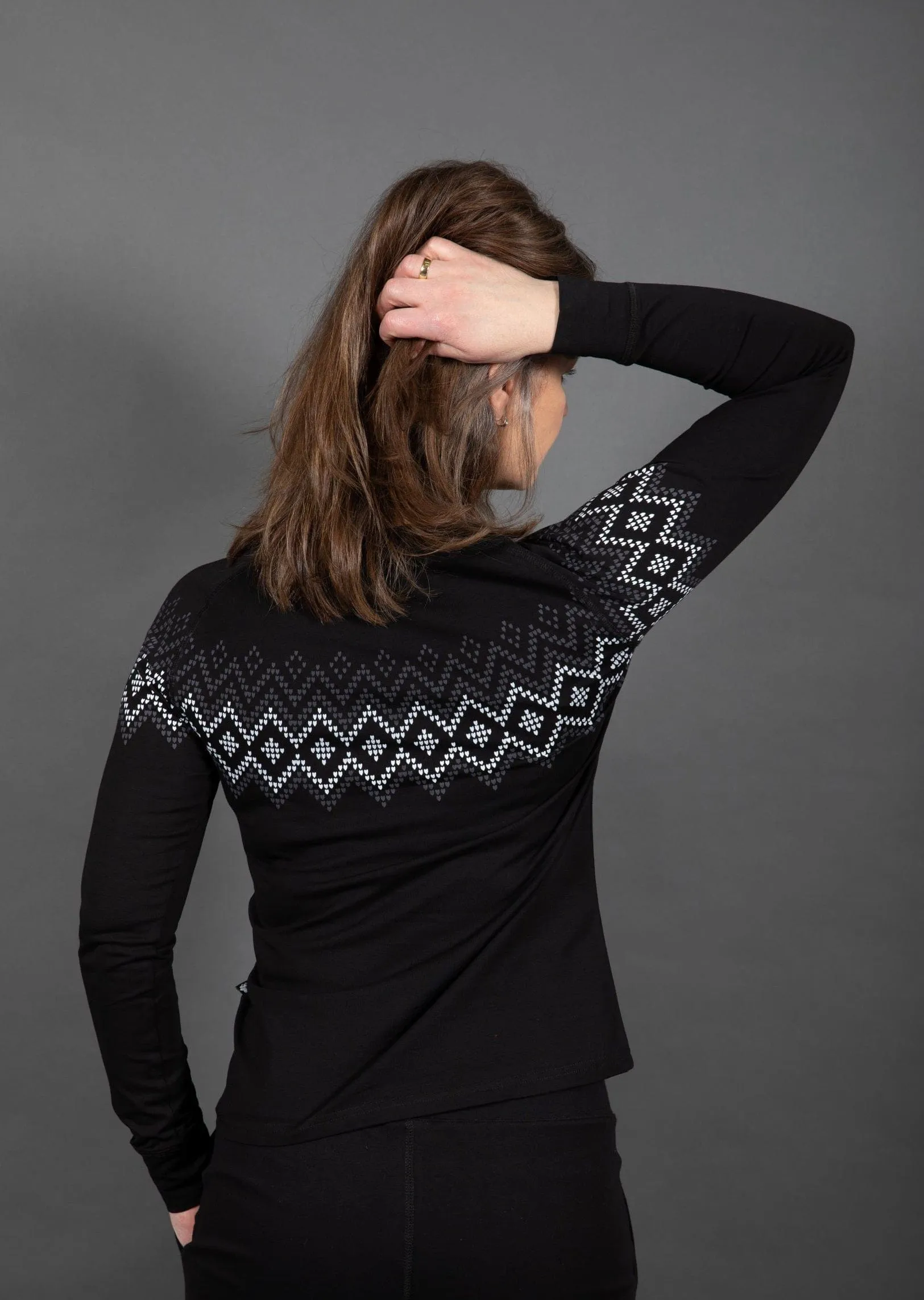 Arna Long-Sleeve T-Shirt wool sweater pattern - Black